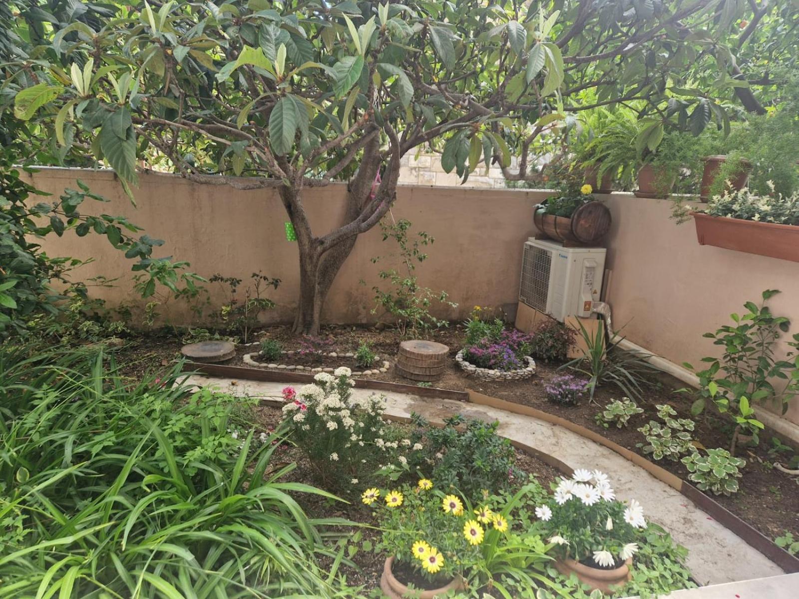 Lumi's Perfect Place Near With Garden & Free Public Parking Split